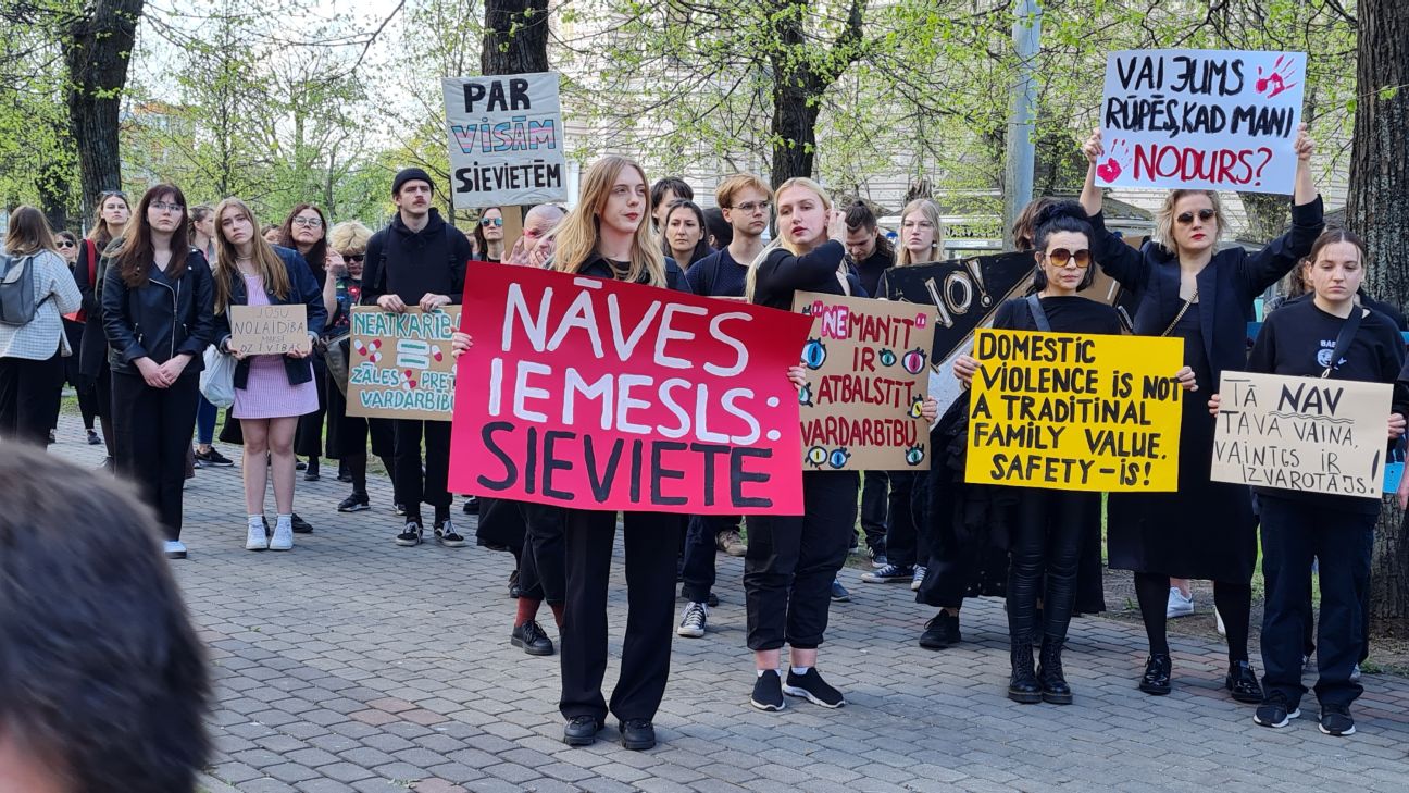 Saistībā ar Jēkabpils novadā notikušo slepkavību notiek pikets Rīgā