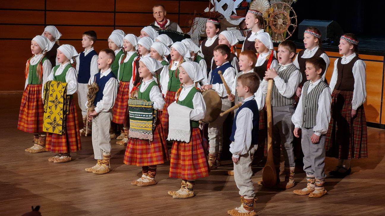 Līvānos pulcējas folkloristi no Dienvidlatgales un Sēlijas