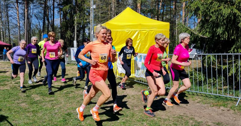 Līvānos aizvadīts pavasara kross senioriem un veterāniem