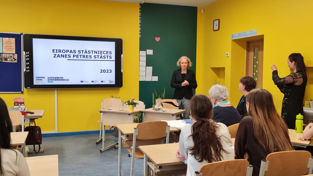 Līvānu skolēni tiekas ar Eiropas Komisijas pārstāvniecības Latvijā vadītāju