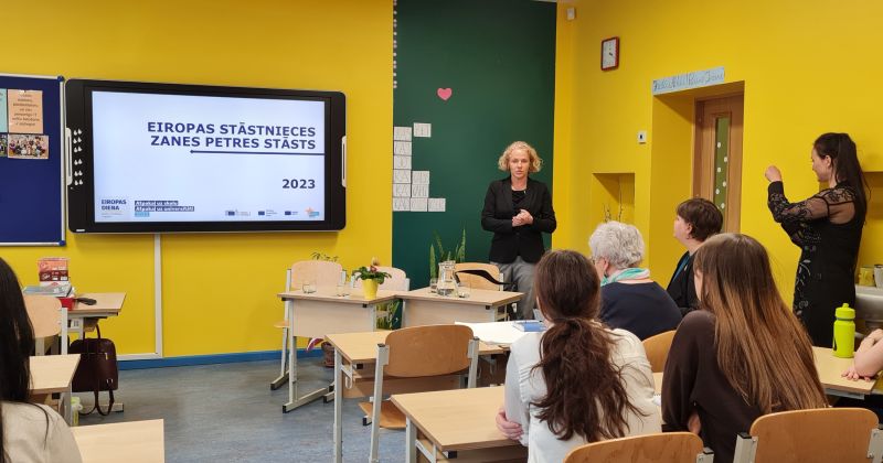 Līvānu skolēni tiekas ar Eiropas Komisijas pārstāvniecības Latvijā vadītāju