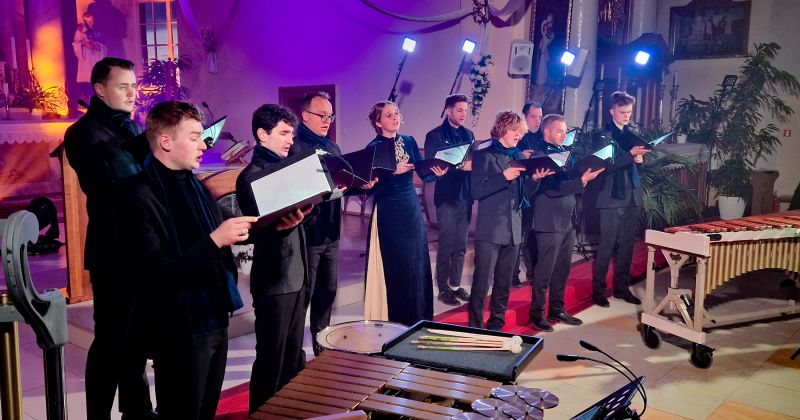 Līvānu baznīcā izskan seno dziedājumu koncerts, ko papildina gaismu spēles