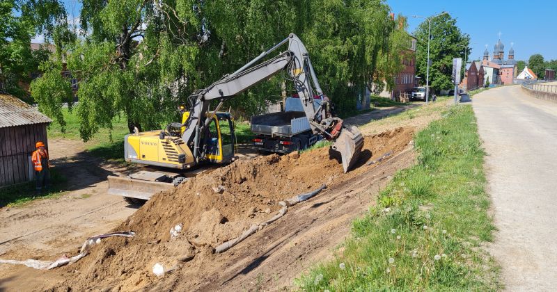 Jēkabpils aizsargdambja būvdarbi varētu sākties tikai augustā