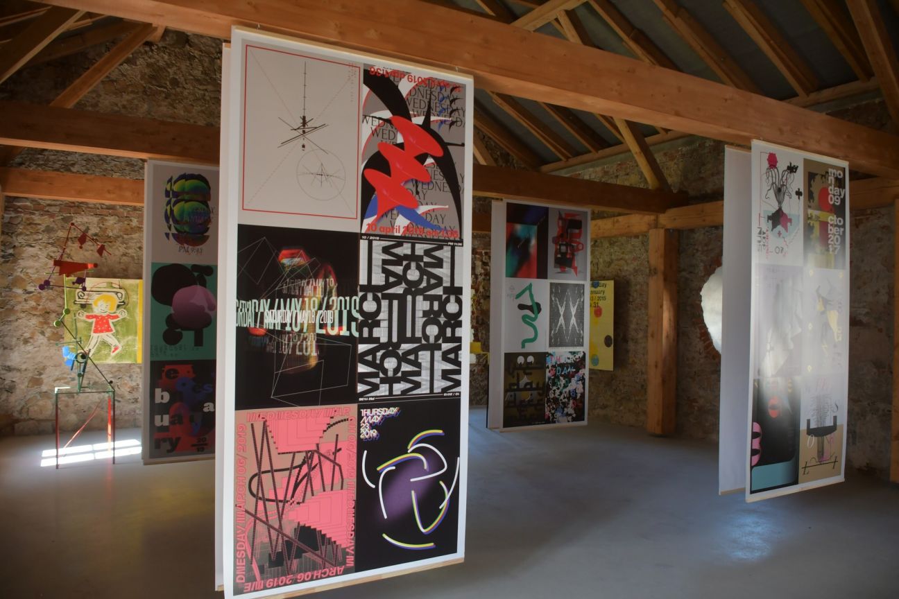 Krustpils pils smēdes ēkā atklāta Raimonda Vinduļa darbu izstāde