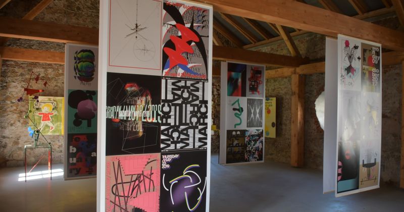 Krustpils pils smēdes ēkā atklāta Raimonda Vinduļa darbu izstāde