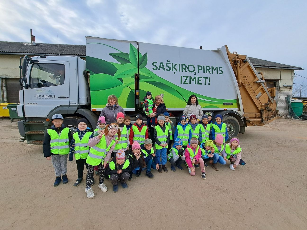 Noslēgusies izglītojošo pasākumu programma skolēniem “Es i zaļš”