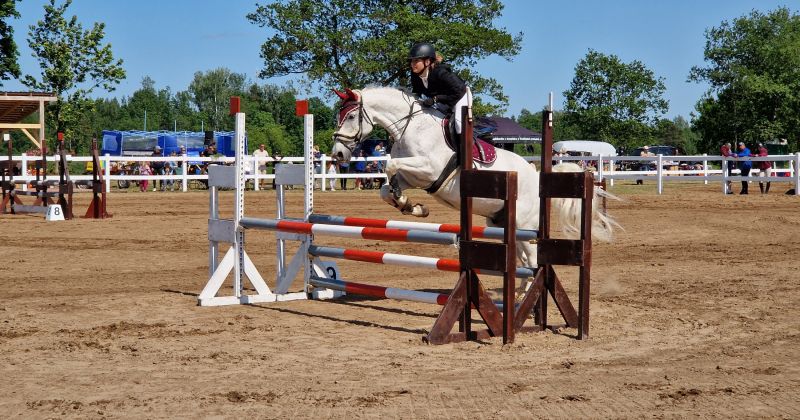 Norisināju&scaron;ās jā&scaron;anas sacensības &ldquo;Ūsiņa kauss&rdquo;