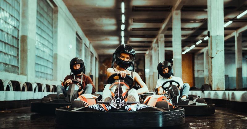 Kā elektrokartingi ir radīju&scaron;i revolūciju iek&scaron;telpu izklaides parkos?