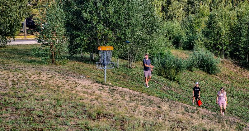 Jēkabpilī popularitāti iegūst disku golfs