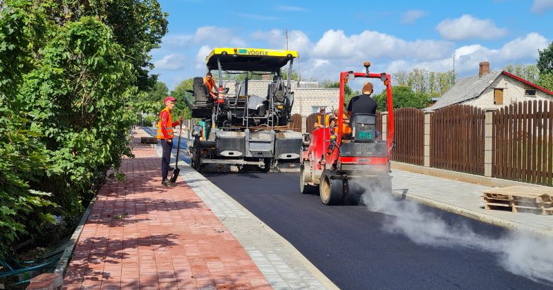 Noslēgumam tuvojas asfaltē&scaron;ana Andreja Pormaļa ielā