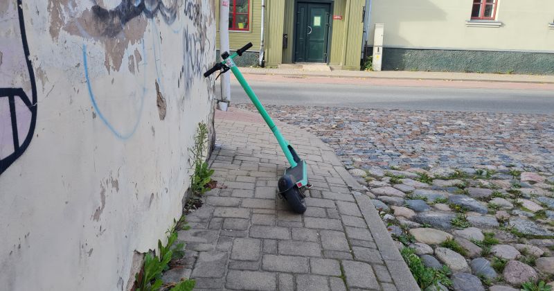 Likumsargi atgādina par elektroskrejriteņu un velosipēdu lieto&scaron;anas noteikumiem