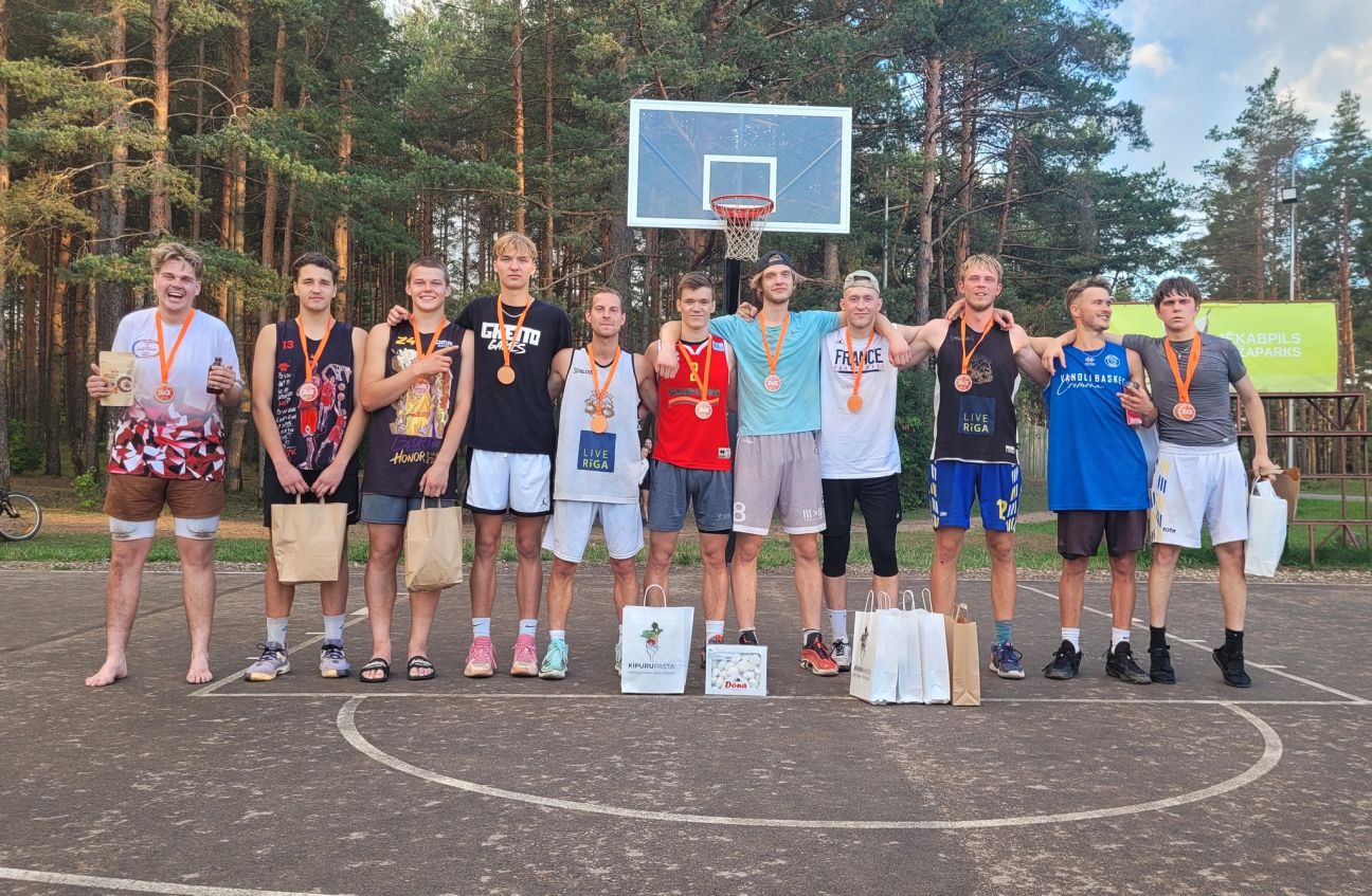 Sacensībās “3x3 Jēkabpils” uzvaru gūst komanda “Zaļā iela”