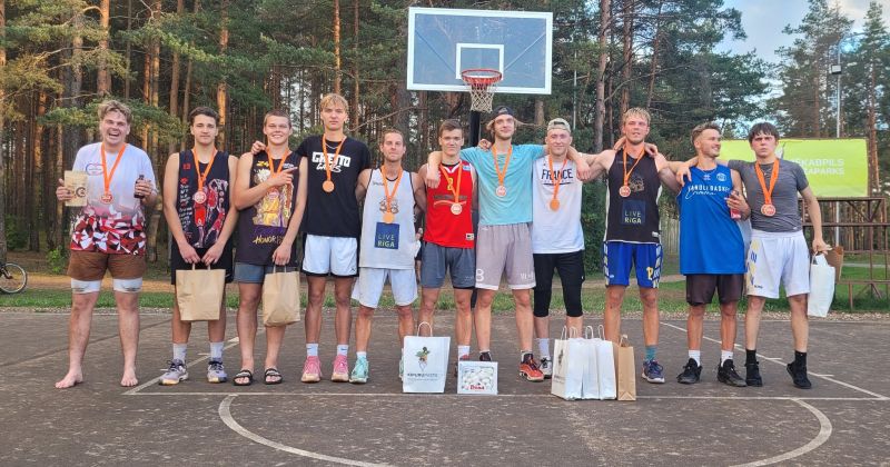 Sacensībās &ldquo;3x3 Jēkabpils&rdquo; uzvaru gūst komanda &ldquo;Zaļā iela&rdquo;