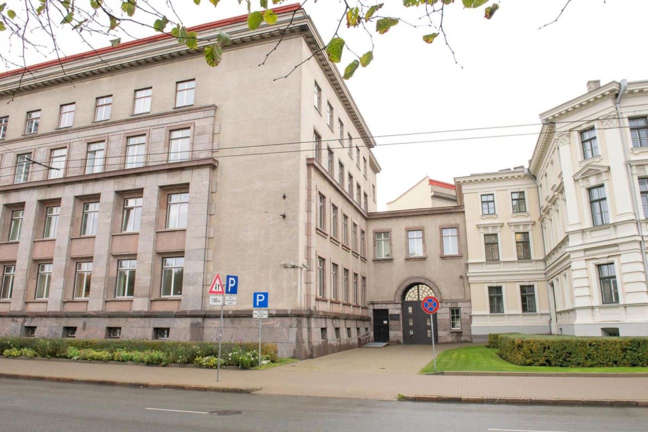 Valdība lēmusi piešķirt nogalinātās sievietes bērniem un mātei izmaksāt kompensāciju