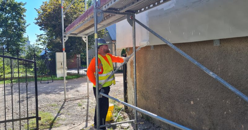 Noslēgumam tuvojas siltinā&scaron;anas darbi divās Jēkabpils daudzdzīvokļu mājās