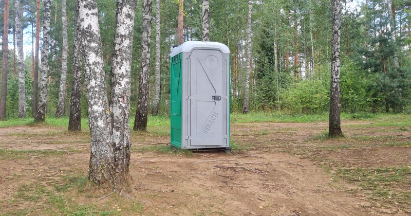 Jēkabpilie&scaron;i sūdzas par laicīgi neiztīrītām tualetēm Mežaparkā