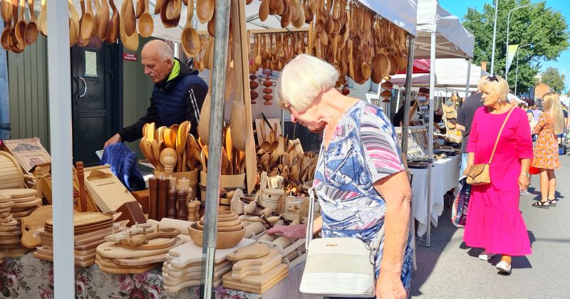 Amatnieki un mājražotāji aicināti pieteikties dalībai Miķeķldienas gadatirgū
