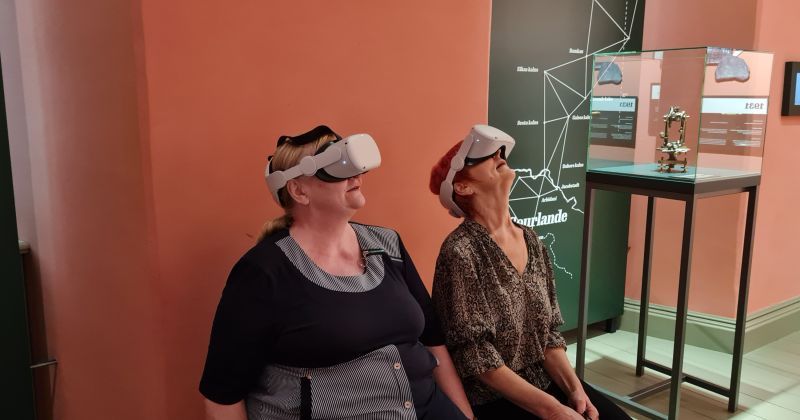 Krustpils pilī noritējusi zvaigžņu vēro&scaron;ana ar virtuālās realitātes brillēm