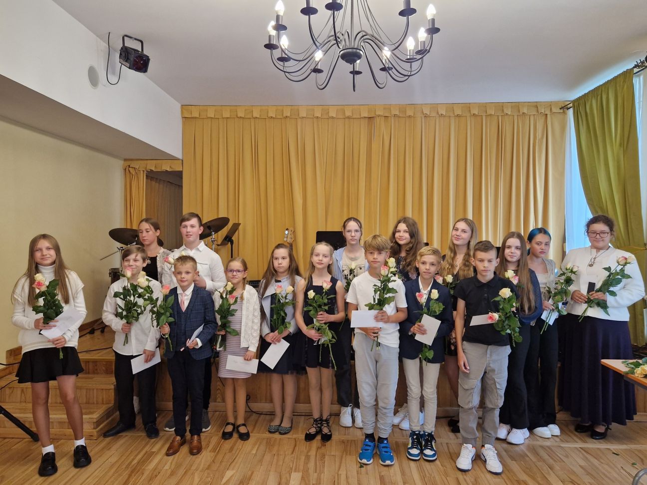 Līvānu novada audzēkņiem pasniegtas mecenātu stipendijas