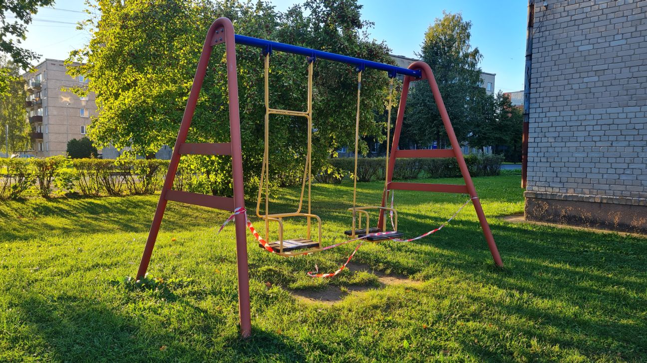 Līvānieši šokā par prasību demontēt vairākas rotaļu laukumu iekārtas