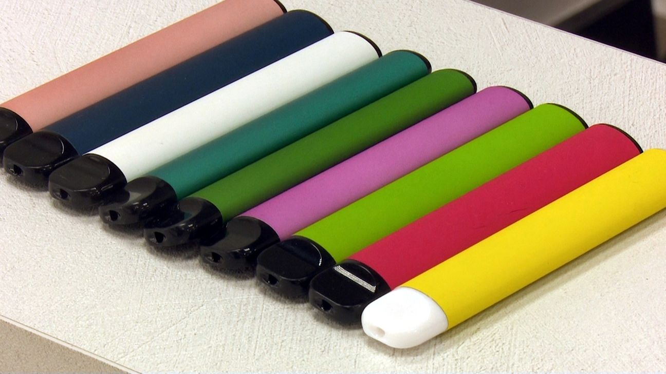 Jēkabpilī noķer vīrieti, kurš nodevis nepilngadīgajiem smēķēšanas ierīces un alkoholu