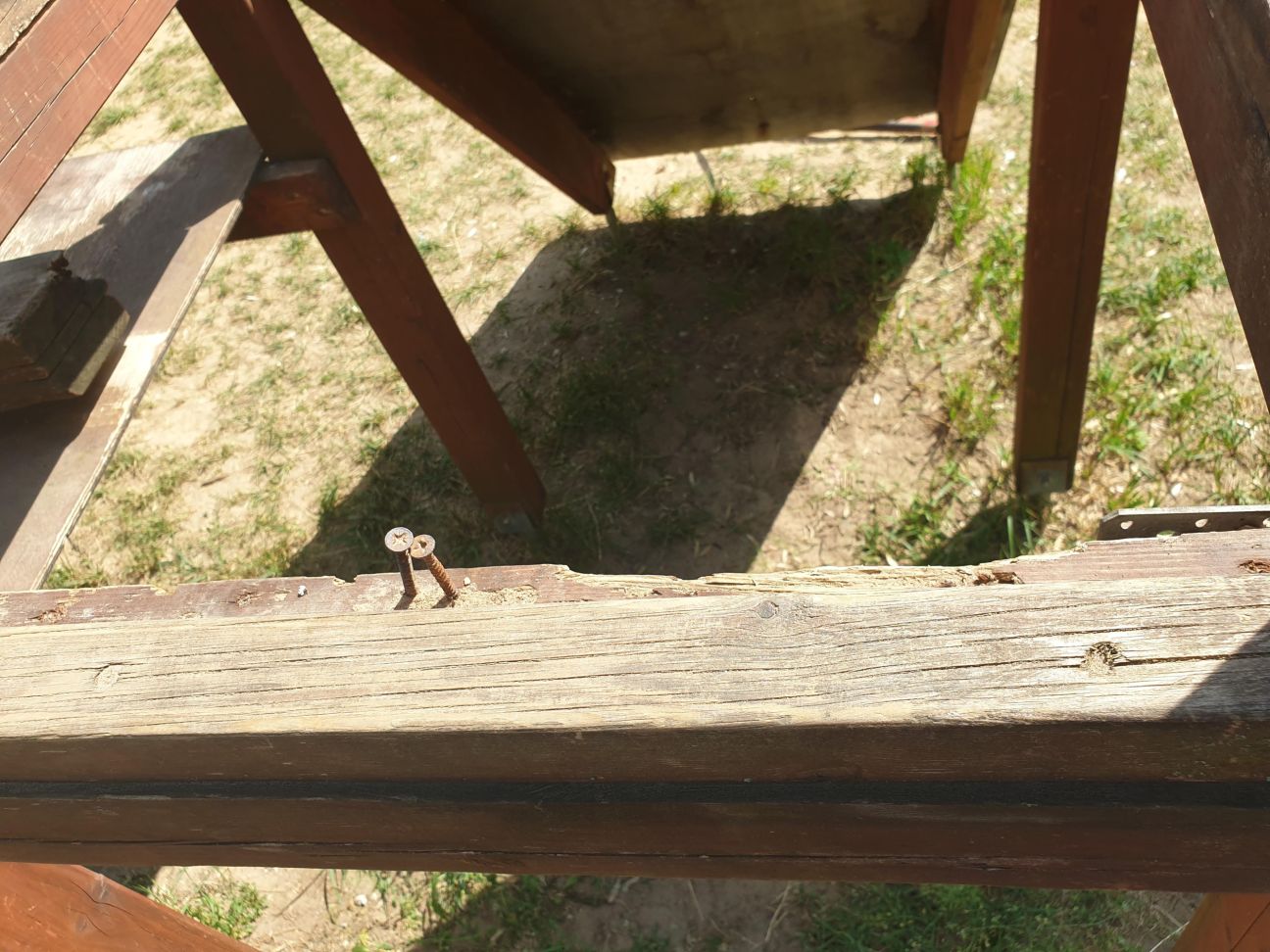 PTAC: bērnu rotaļu laukumos Līvānos ir drošuma prasībām neatbilstošas iekārtas