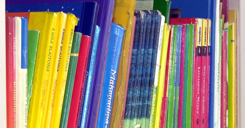 Pirmklasniekam pirmajās skolas dienās pie&scaron;ķir negatīvu vērtējumu