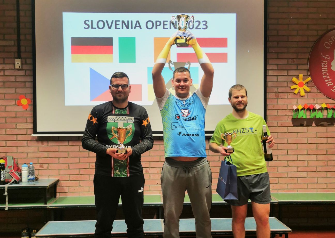 Jēkabpilietis Andrejs Kuzņecovs gūst uzvaru Pasaules Tūres posmā galda hokejā