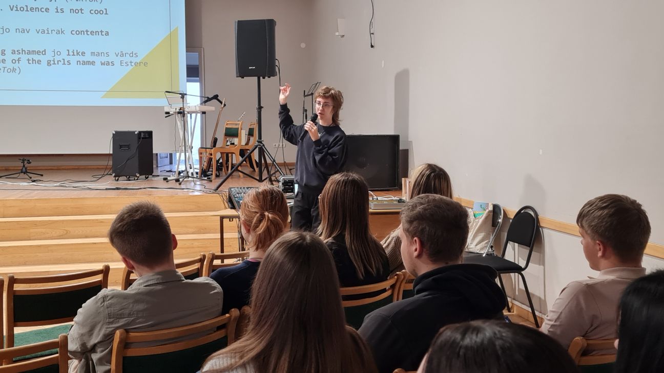 Latviešu valodas aģentūra skolēnus mudina izvairīties no anglicismiem