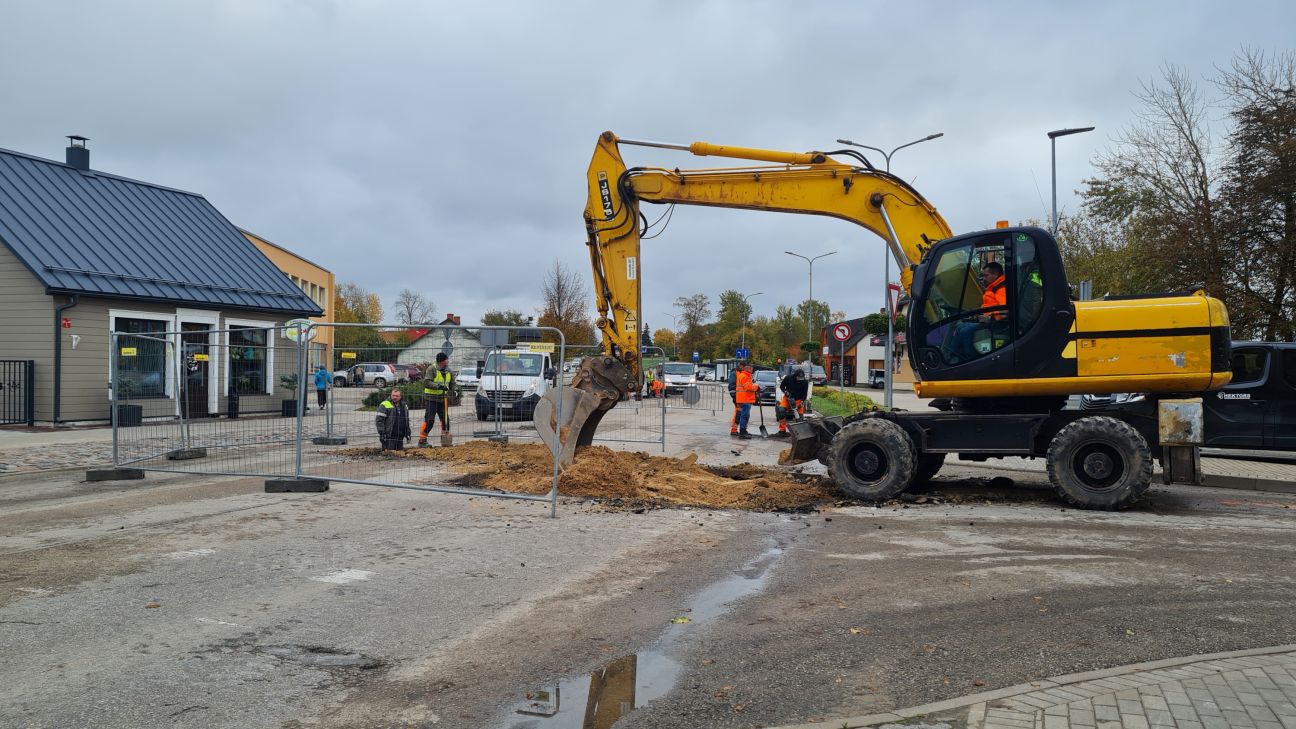 Uz remonta laiku slēgts Rīgas ielas posms Jēkabpilī