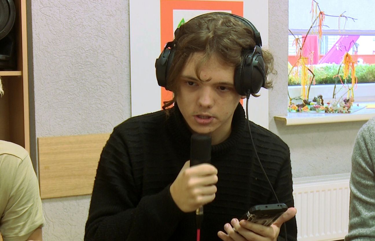 Jēkabpils jaunieši piedalās dziesmu rakstīšanas meistarklasē