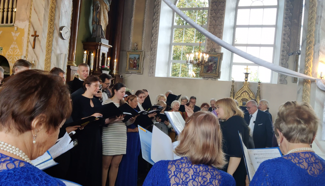 Izskanējis garīgo dziesmu festivāls “Māras zemes Karaliene”