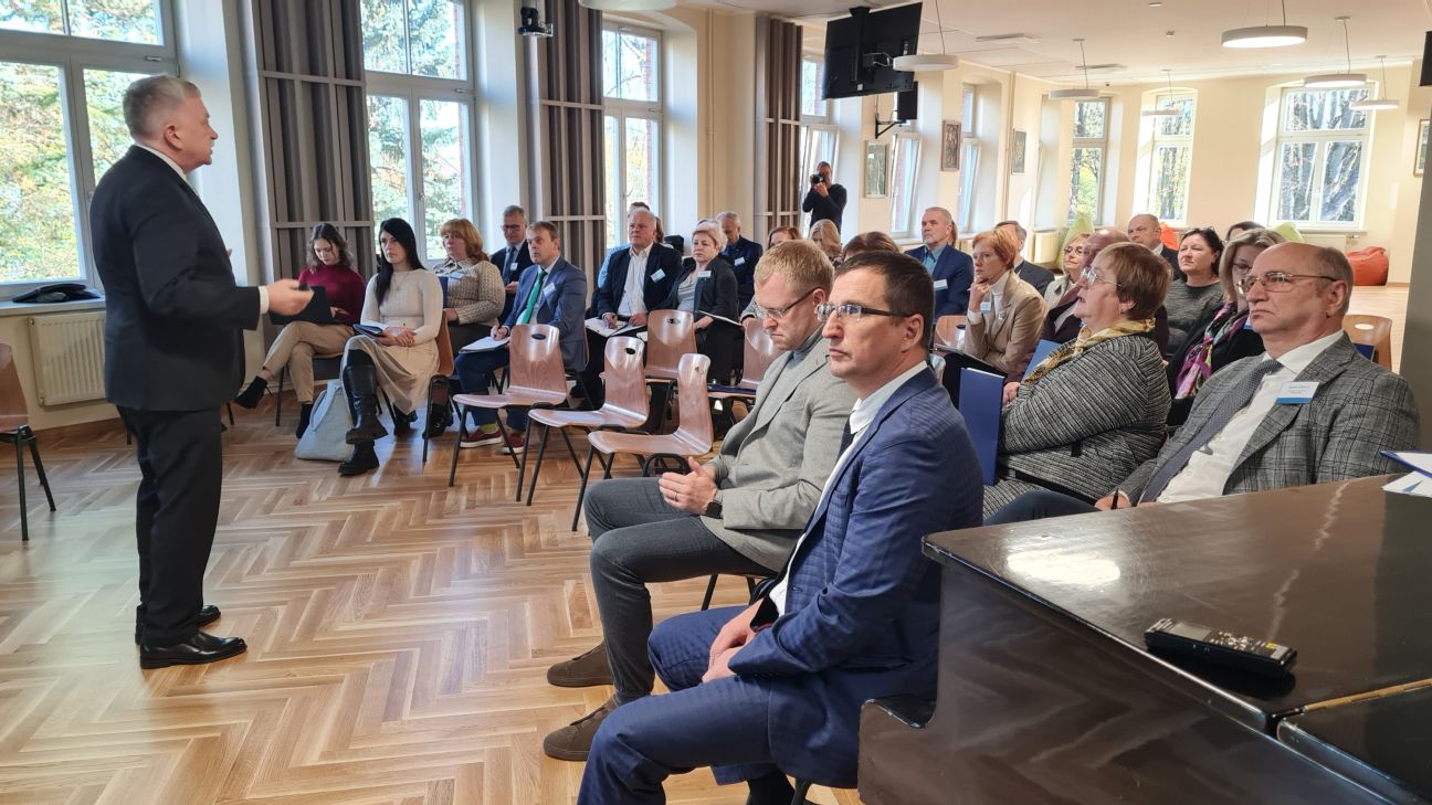 Diskusijās meklē risinājumus pedagogu trūkuma problēmai