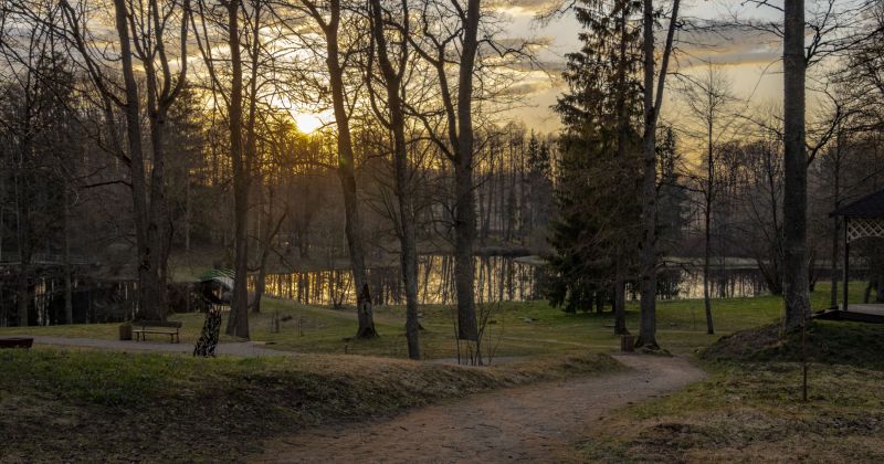 Zasas parkā par vairāk nekā 167 tūksto&scaron;iem eiro ierīkos apgaismojumu