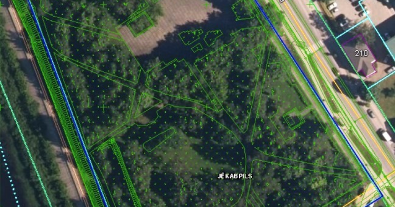 Aptauja: kādu vides objektu izvietot parkā pretī Krustpils kultūras centram?