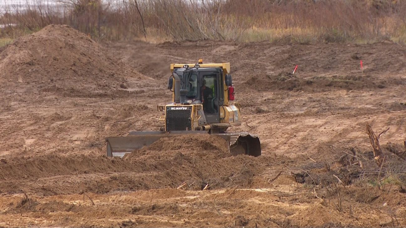 Jēkabpilī turpinās Daugavas aizsargdambja būvdarbi