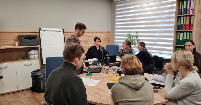 Norvēģu pārstāvis Jēkabpilī vada apmācības par vides kampaņu organizē&scaron;anu