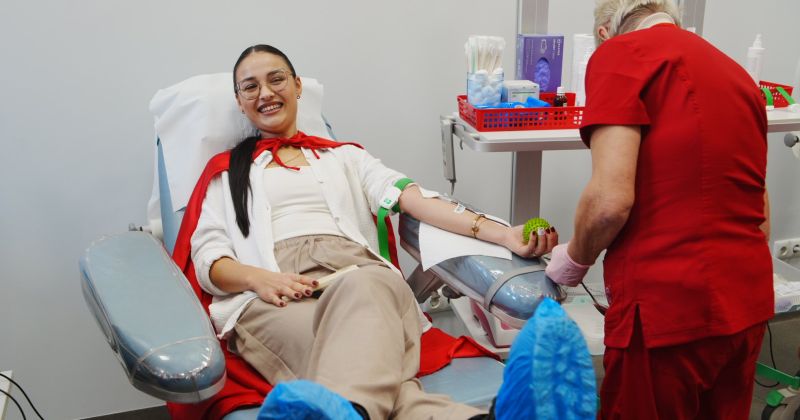 Valsts asinsdonoru centrs aicina jaunie&scaron;us kļūt par supervaroņiem un ziedot asinis