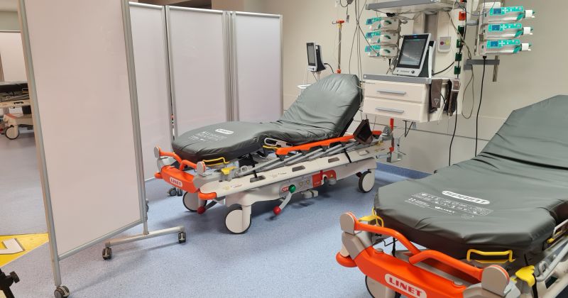 Turpina pieaugt Covid-19 pacientu skaits slimnīcās