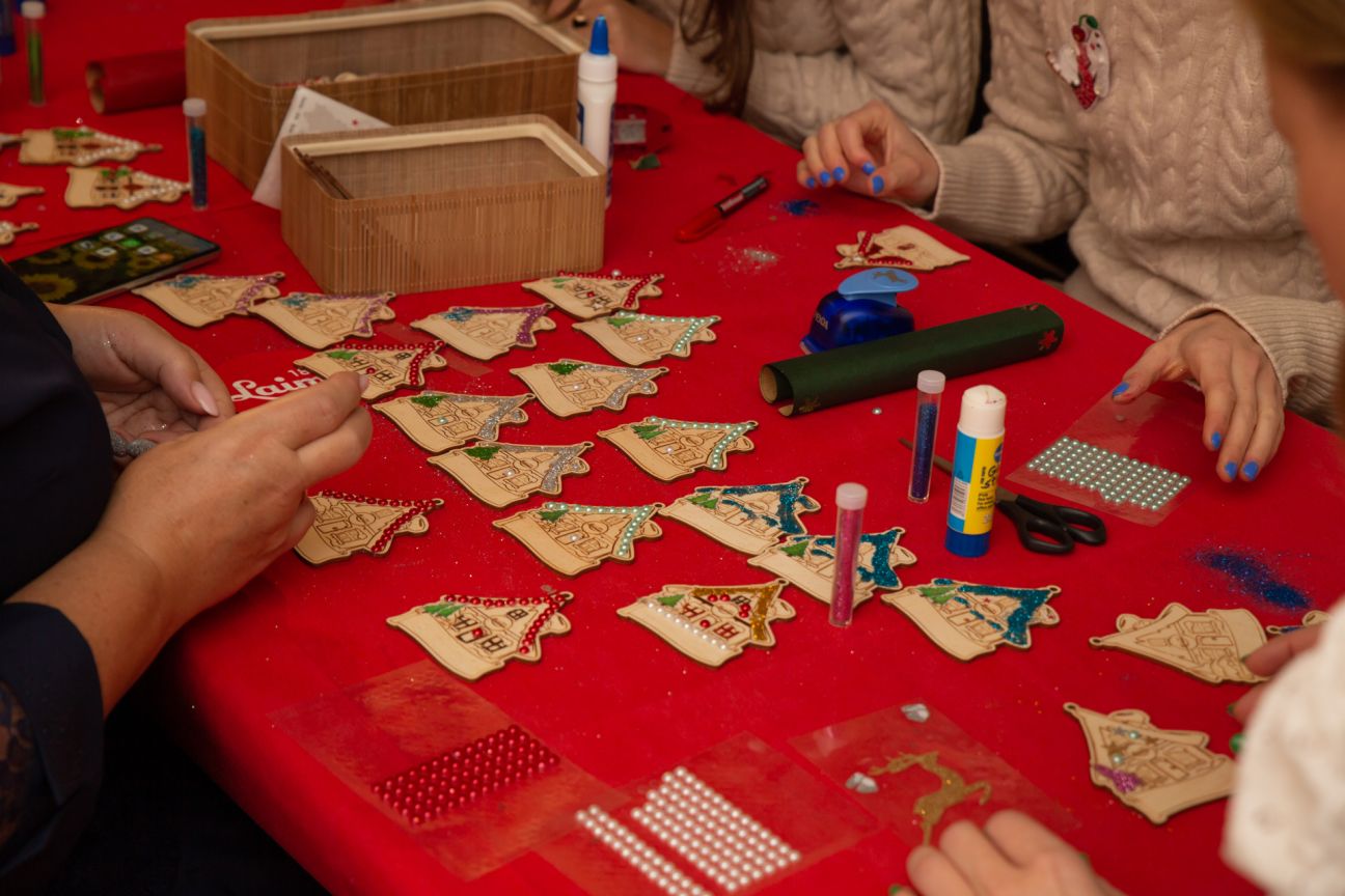 Astoņās pilsētās, arī Jēkabpilī, viesosies “Laimas labdarības namiņš”