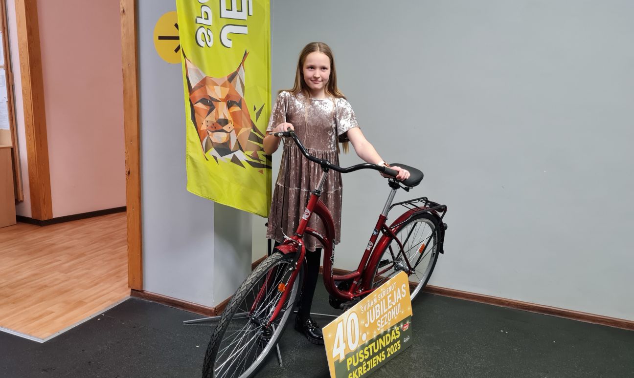 Apbalvoti Pusstundas skrējiena jubilejas sezonas uzvarētāji