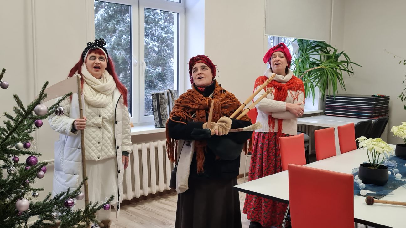 Sēļu tradicionālās mūzikas grupa “Krāce” iet čigānos