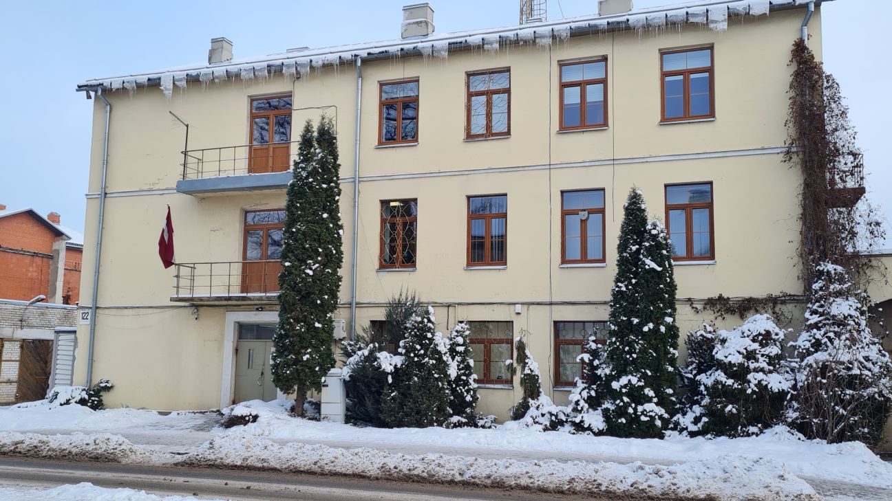 Krustpils pagastā sabojāta piekabes riepa