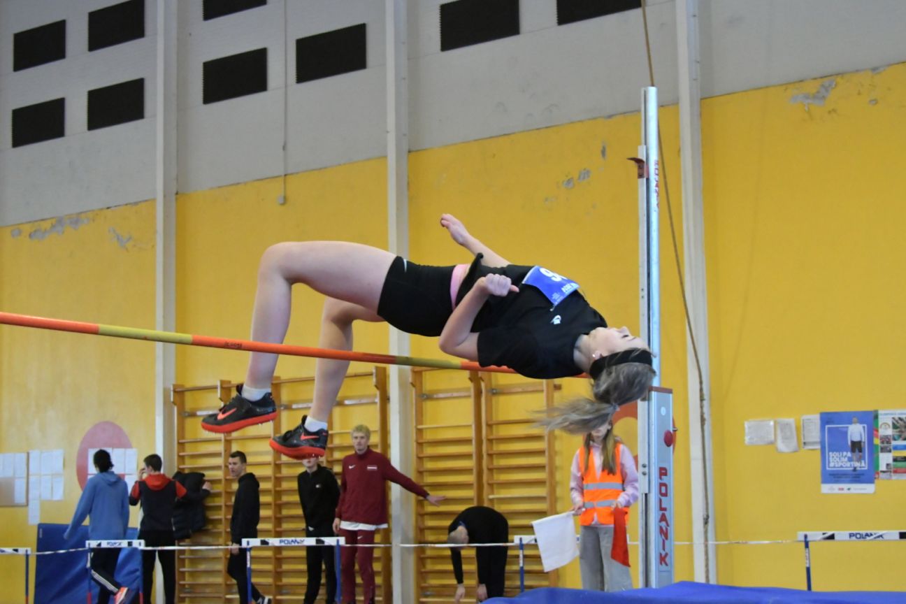 Aizvadītas vieglatlētikas sacensības telpās “Daugava 2024”