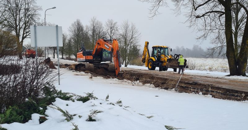 Pļaviņās sākti Daugavas ielas būvdarbi