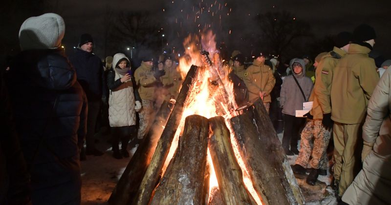 Jēkabpilie&scaron;i kuplā skaitā piedalās barikāžu atceres pasākumā Rīgā