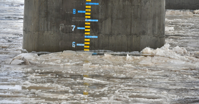 Daugavā ūdens turpina pazemināties