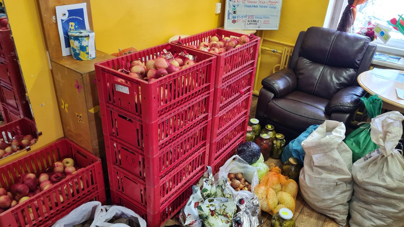 Jēkabpilieši kampaņas laikā ziedo dārzeņus Ukrainas civiliedzīvotājiem