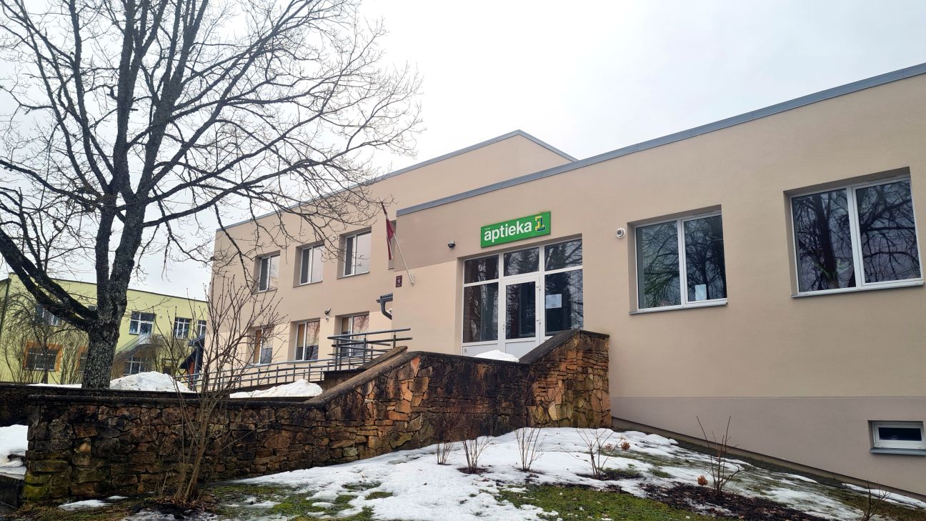 Jēkabpils novads tiesājas ar Zasas aptiekas īpašnieku