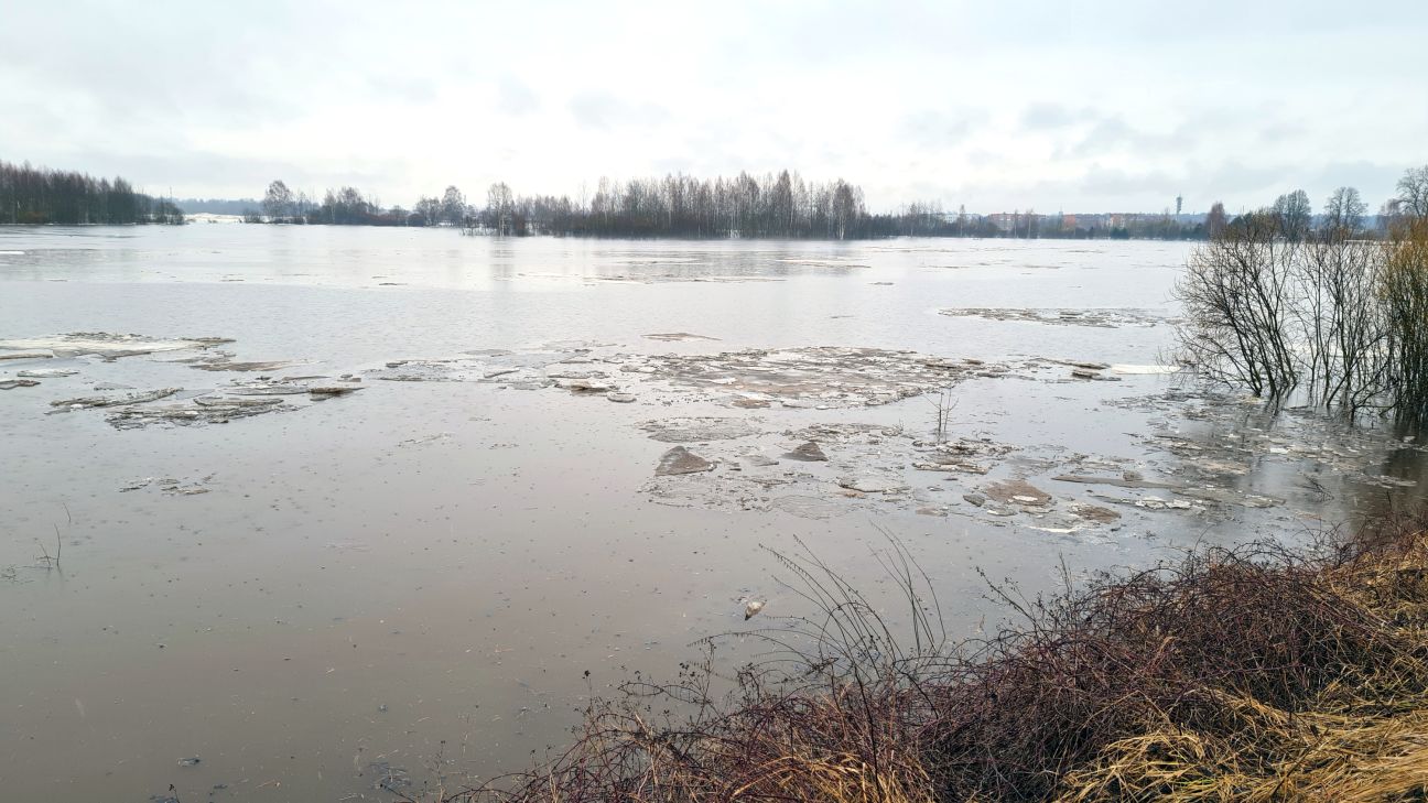 Jēkabpilī paaugstinās ūdens līmenis Daugavā, sāk applūst Sakas sala
